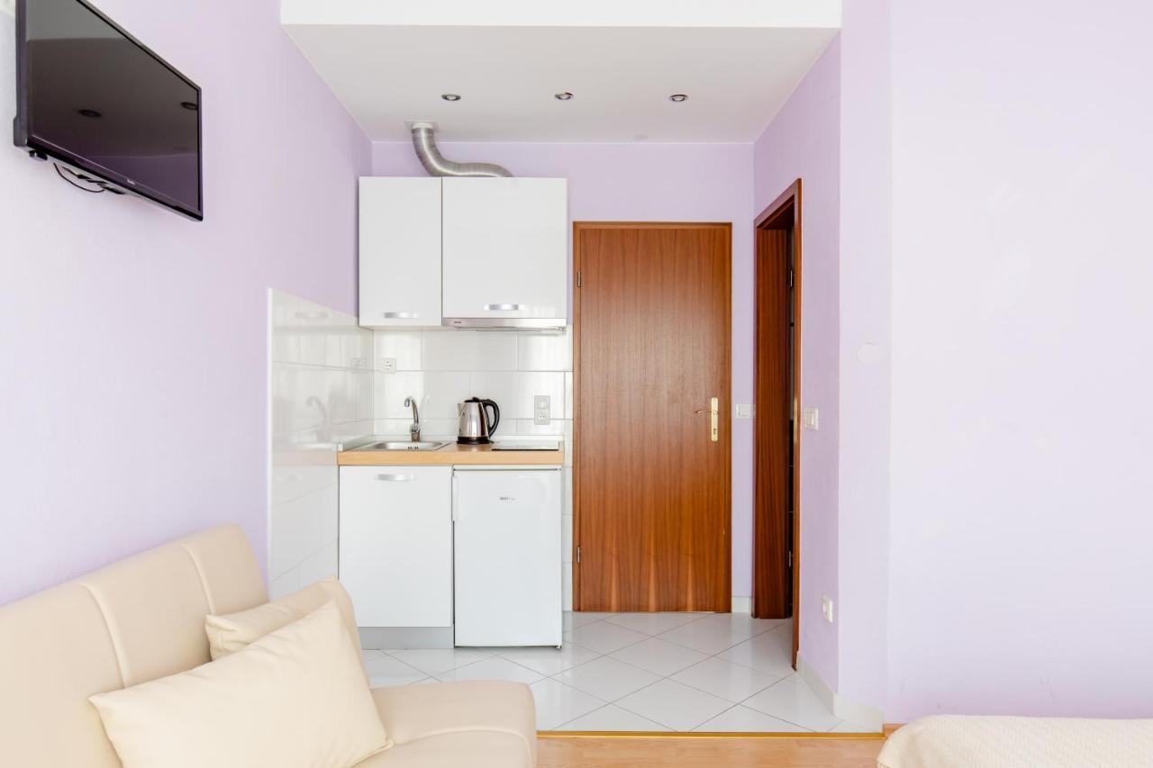 Apartments Mara Kastela Bagian luar foto