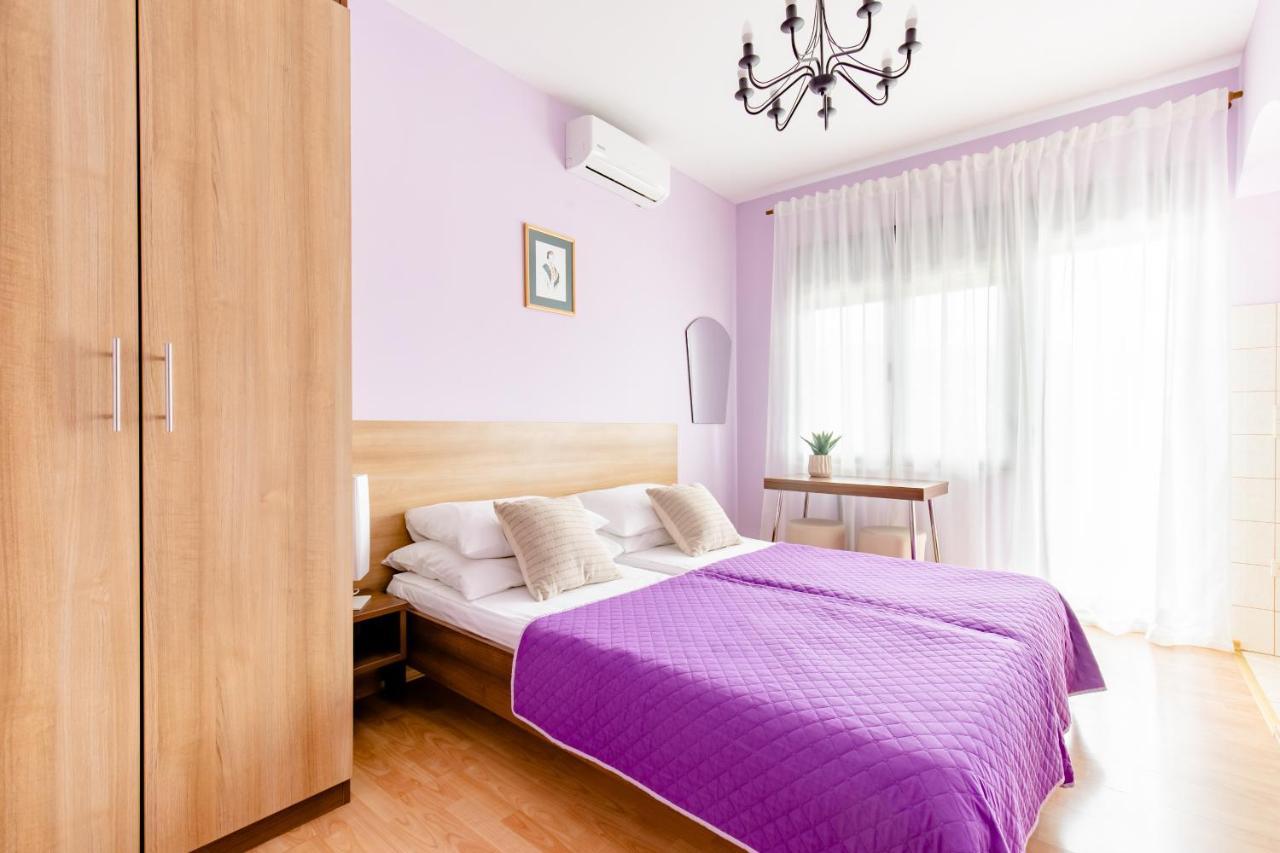 Apartments Mara Kastela Bagian luar foto