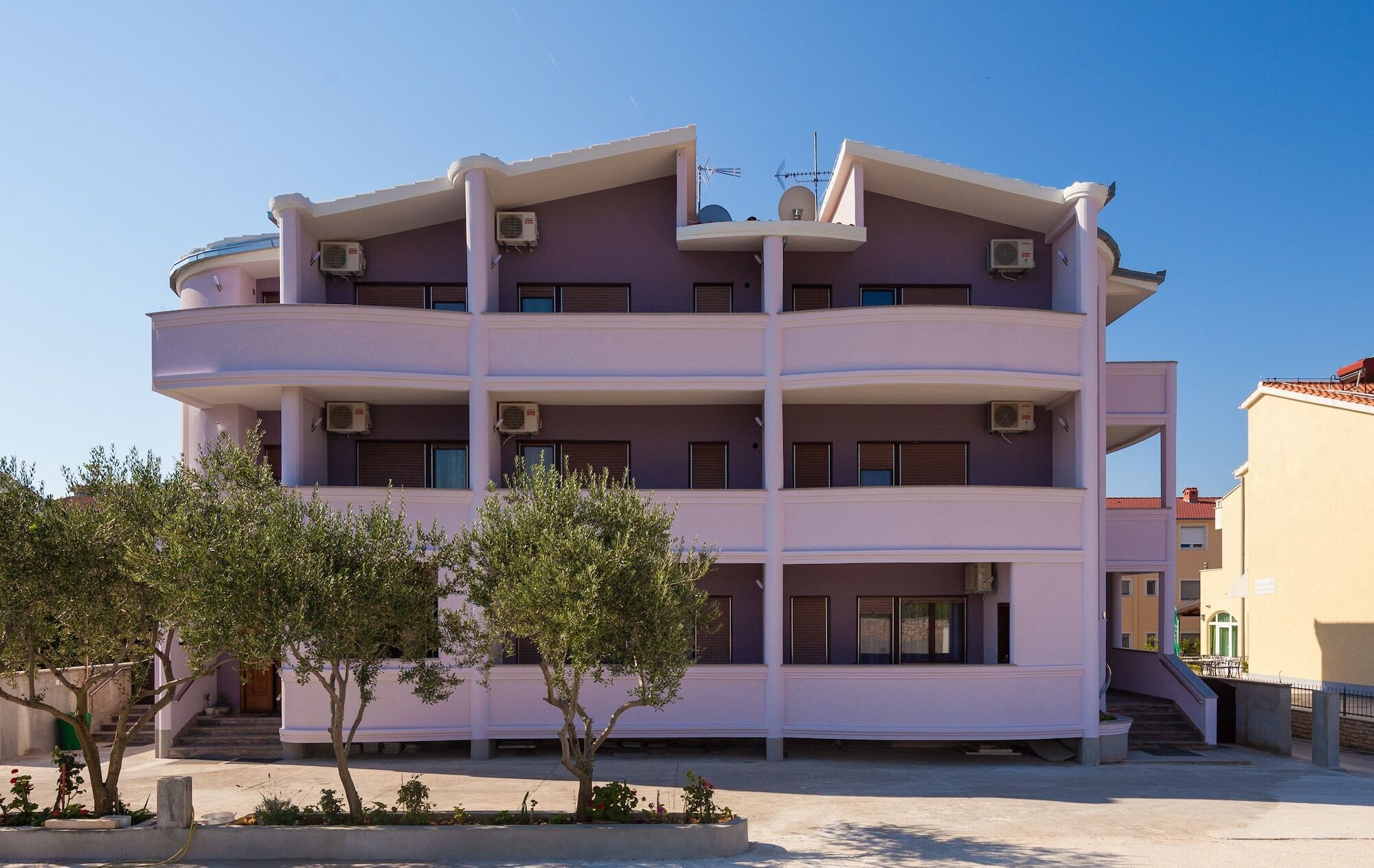 Apartments Mara Kastela Bagian luar foto